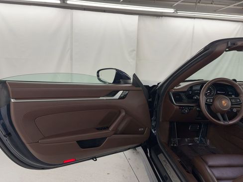 Used 2020 Porsche 911 Carrera S image 5