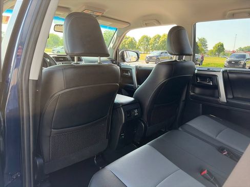 Used 2018 Toyota 4Runner SR5 Premium AWD/4WD image 25