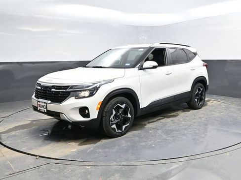 Used 2025 Kia Seltos S image 5