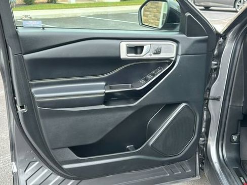 Used 2022 Ford Explorer ST w/ Equipment Group 401A image 8