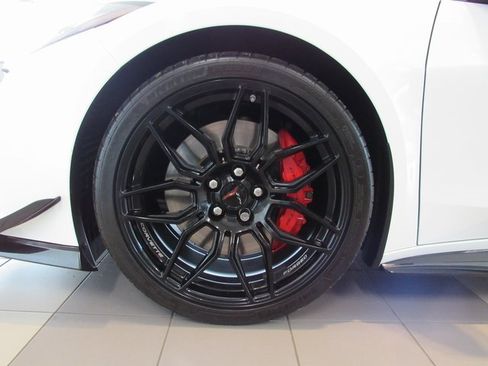 Used 2024 Chevrolet Corvette Z06 image 8