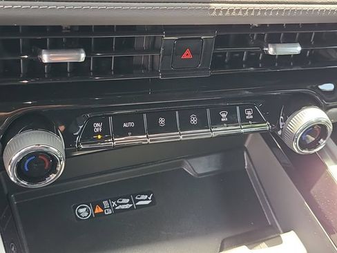 New 2026 Chevrolet Suburban LT w/ Comfort Package RWD image 38