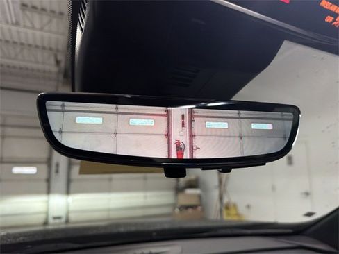 Certified 2025 Buick Enclave Avenir image 31