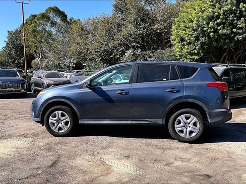 Used 2013 Toyota RAV4 LE FWD image 8