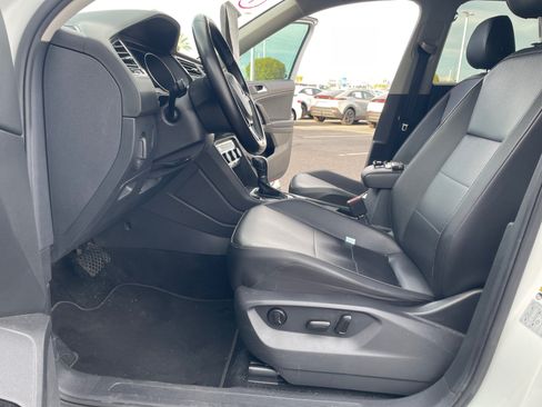 Used 2018 Volkswagen Tiguan SE FWD image 14