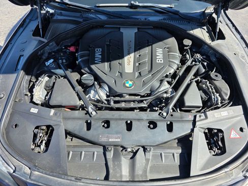 Used 2014 BMW 750Li xDrive image 25