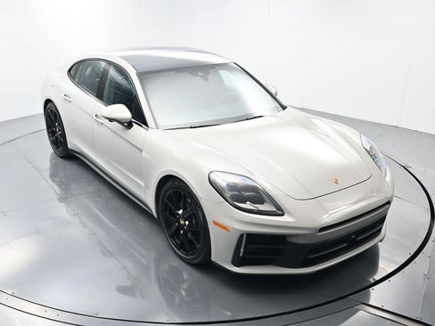 Certified 2025 Porsche Panamera image 43