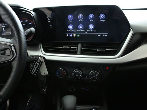 Used 2024 Chevrolet Trax RS w/ Sunroof Package image 19