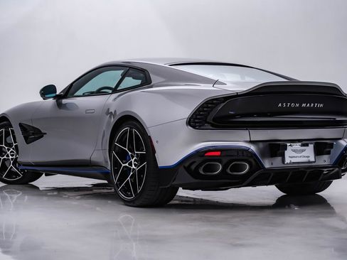 New 2025 Aston Martin Vanquish image 9
