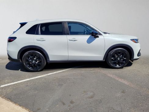 Used 2025 Honda HR-V Sport image 2