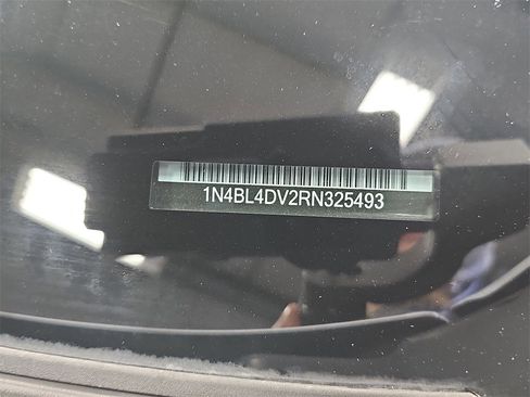 Used 2024 Nissan Altima 2.5 SV image 33