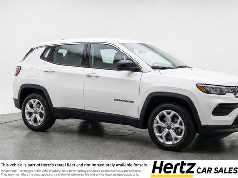 Used 2025 Jeep Compass Latitude AWD/4WD image 1