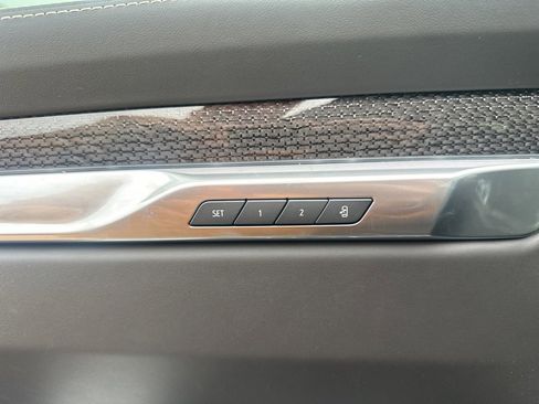 Used 2025 Cadillac Escalade ESV V w/ LPO, ONYX Package image 15