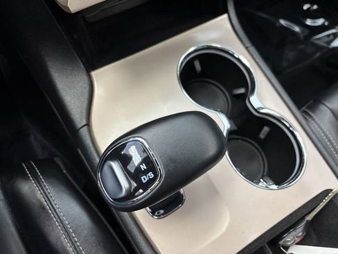 Used 2015 Jeep Grand Cherokee Limited image 18