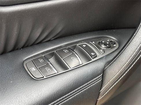 Used 2018 Nissan Armada Platinum w/ Interior Lighting Package image 23