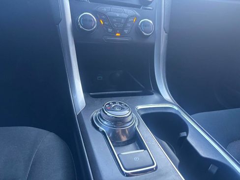 Used 2018 Ford Fusion SE FWD image 28