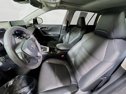 Used 2024 Toyota RAV4 Limited image 19