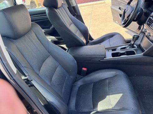 Used 2018 Honda Accord Touring image 15