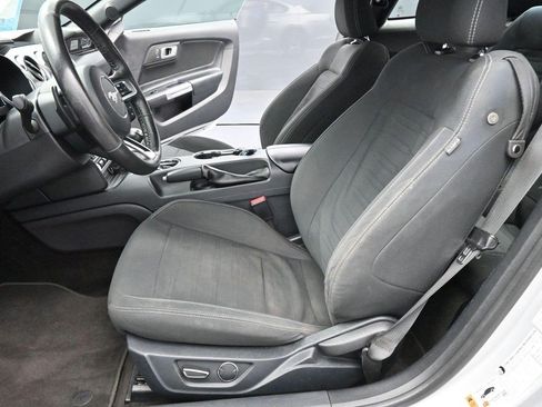 Used 2015 Ford Mustang GT RWD image 13