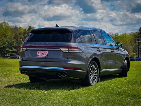Used 2022 Lincoln Aviator Reserve w/ Equipment Group 201A AWD/4WD image 3