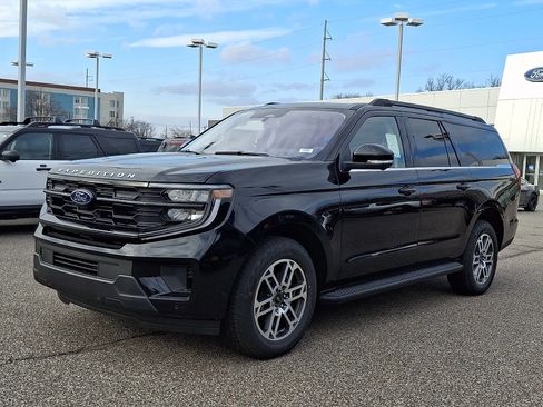 New 2025 Ford Expedition Max Active image 3