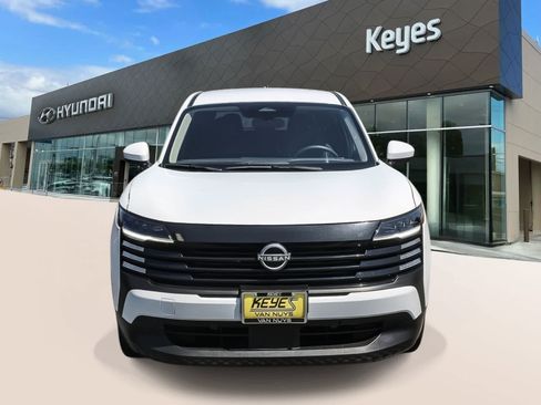 Used 2025 Nissan Kicks SV FWD image 2