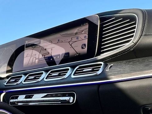 Used 2026 Mercedes-Benz GLS 450 4MATIC image 11