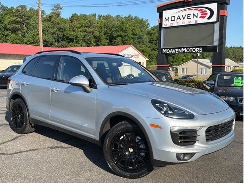 Used 2017 Porsche Cayenne S AWD/4WD image 1