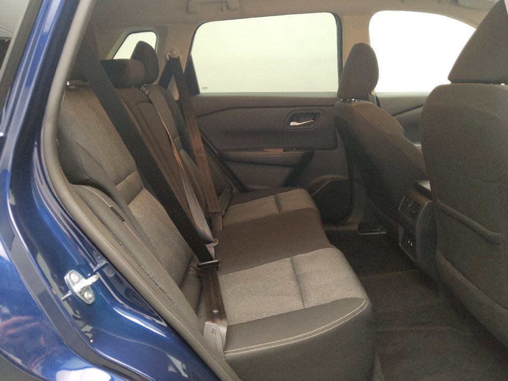 Used 2025 Nissan Rogue SV AWD/4WD image 19