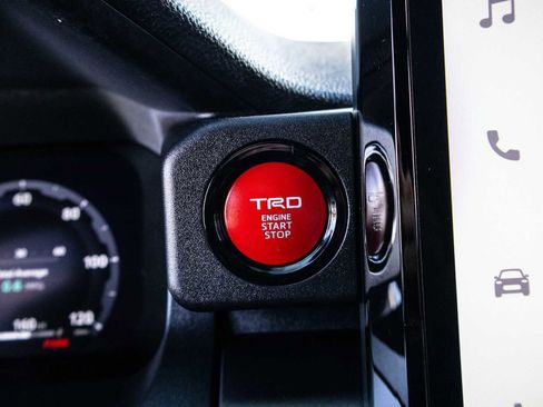 Certified 2025 Toyota 4Runner TRD Off-Road Premium image 47