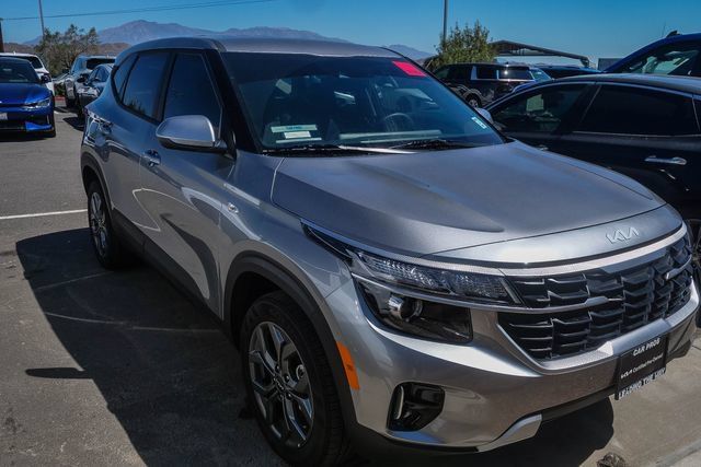 Certified 2026 Kia Seltos LX FWD image 2
