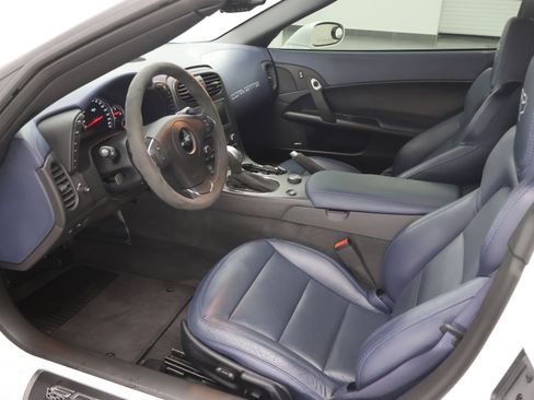 Used 2013 Chevrolet Corvette Grand Sport w/ 4LT Preferred Equipment Group RWD image 8
