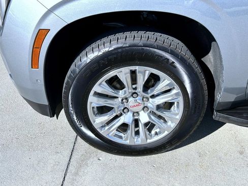 Used 2025 GMC Yukon XL Denali AWD/4WD image 24