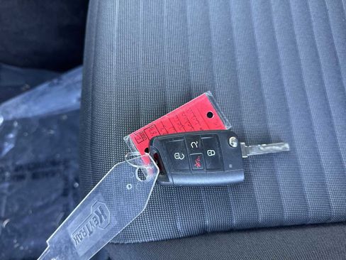 Used 2023 Volkswagen Jetta S image 33