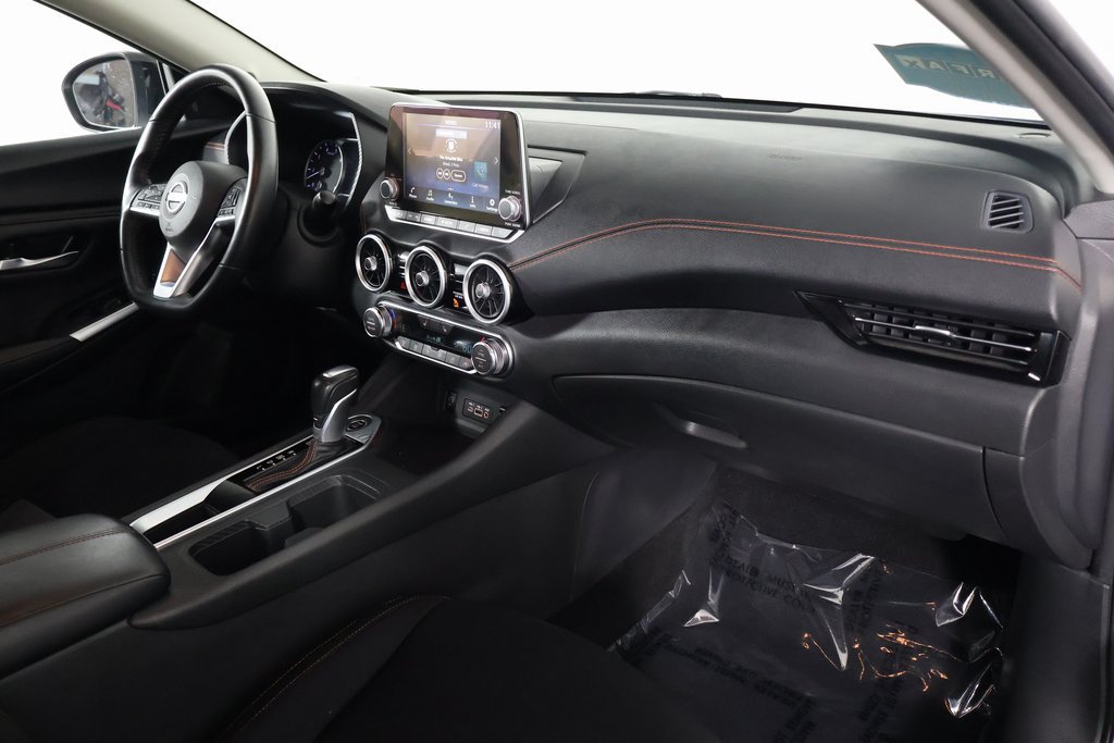 Used 2025 Nissan Sentra SR FWD image 9