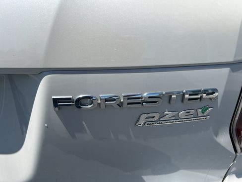 Used 2014 Subaru Forester 2.5i AWD/4WD image 29