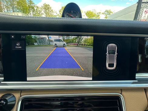 Used 2018 Porsche Panamera 4 AWD/4WD image 18