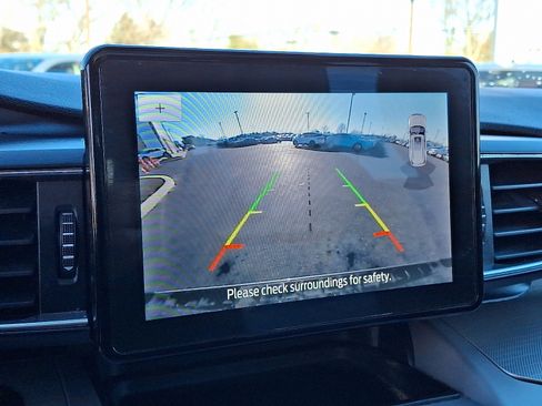 Certified 2022 Ford Explorer XLT w/ Equipment Group 202A image 20