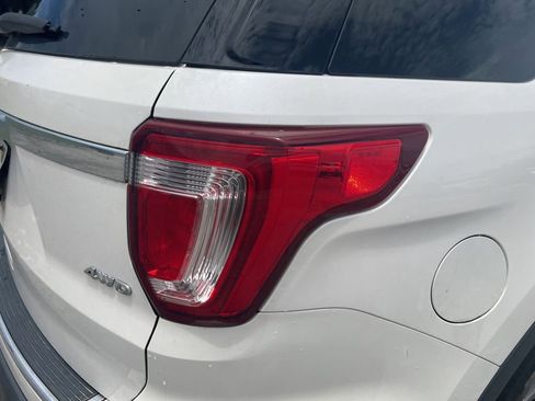 Used 2018 Ford Explorer Limited AWD/4WD image 4
