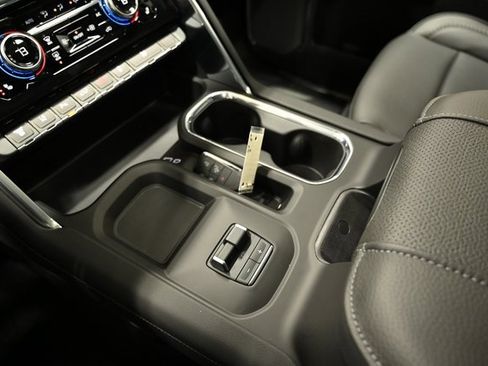 New 2026 GMC Sierra 3500 Denali w/ Denali Reserve Package image 23