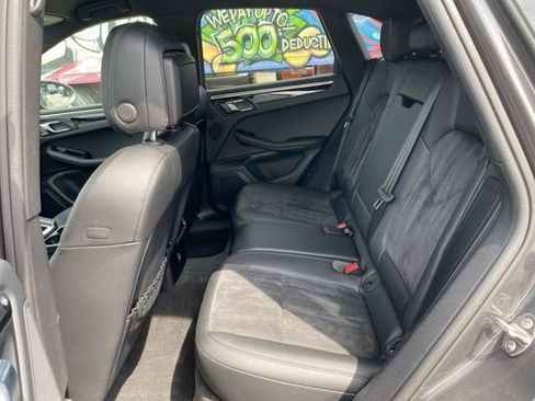 Used 2018 Porsche Macan image 19