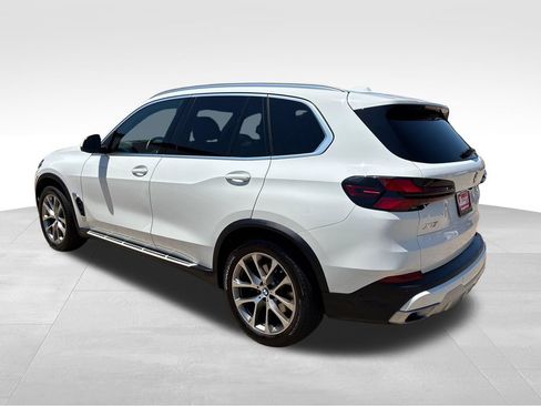 Used 2026 BMW X5 xDrive40i AWD/4WD image 3