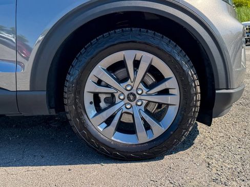 Used 2023 Ford Explorer XLT w/ Equipment Group 202A AWD/4WD image 10