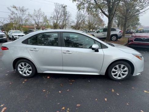Used 2022 Toyota Corolla LE image 18