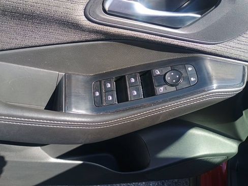 Used 2023 Nissan Rogue SV AWD/4WD image 23
