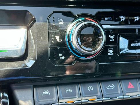 New 2026 GMC Sierra 1500 AT4 w/ AT4 Premium Package AWD/4WD image 16