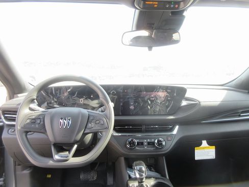 New 2026 Buick Envista Preferred image 16