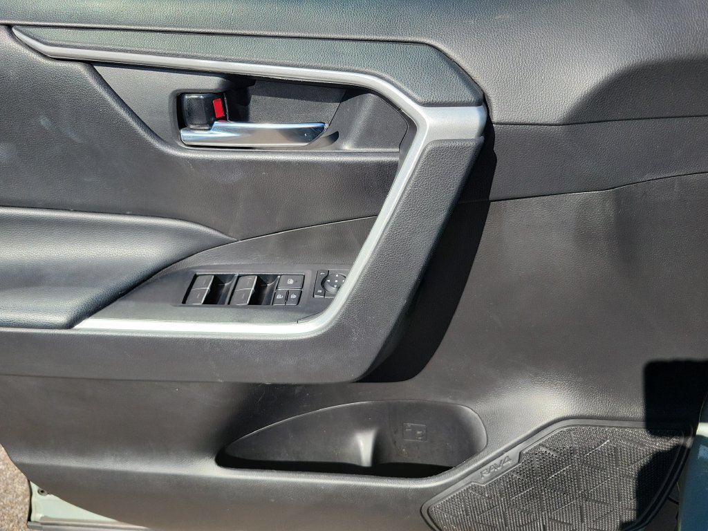 Used 2022 Toyota RAV4 XLE w/ Convenience Package AWD/4WD image 31