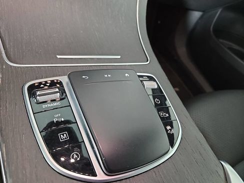 Used 2021 Mercedes-Benz GLC 300 4MATIC image 25