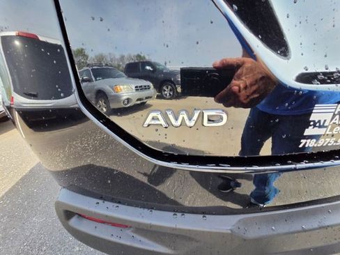 Used 2023 Honda Pilot LX image 23